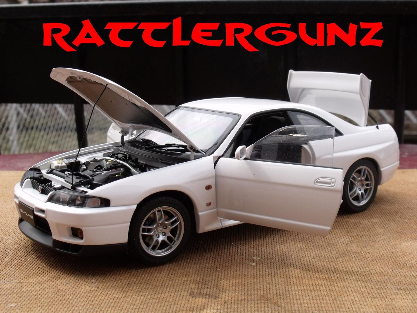 nissan skyline r33 diecast model